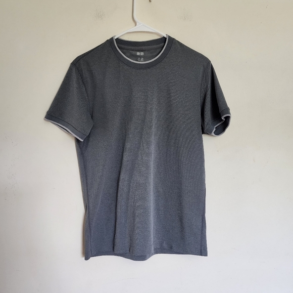 Uniqlo Men's Crewneck Shirt in Gray size Small - Picture 1 of 4